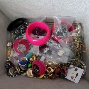 🛍 3lb+ Mixed Costume Jewelry Vintage to Now 80s